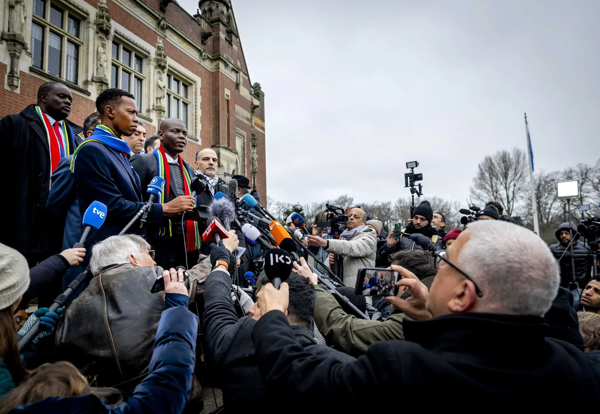 Південно-Африканська Республіка подала позов проти Ізраїлю у Міжнародному суді ООН, звинувачуючи у геноциді.